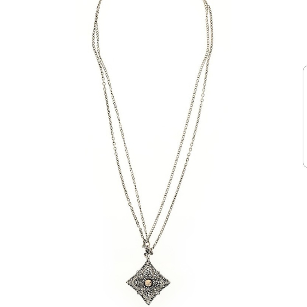 Unbranded necklace